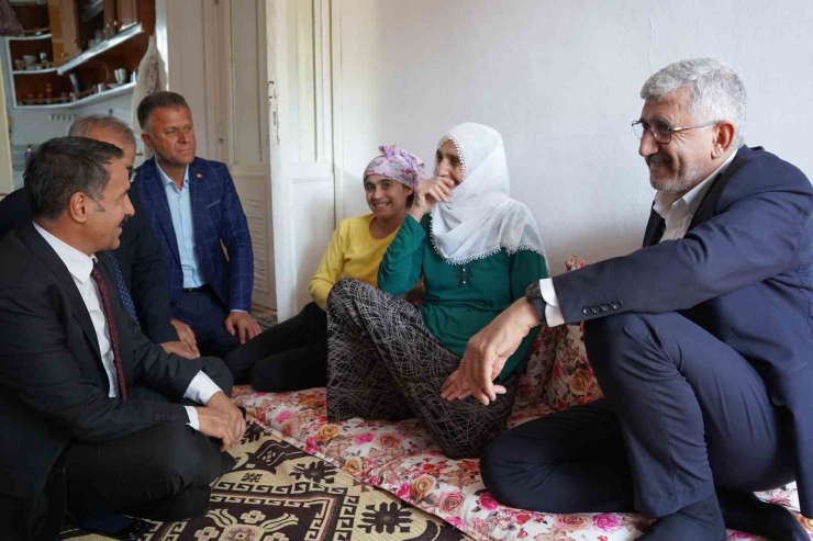 Ak Parti’li Yaman, ’türkiye Yüzyılı Buluşmaları’ Kapsamında Kahta’da Temaslarda Bulundu
