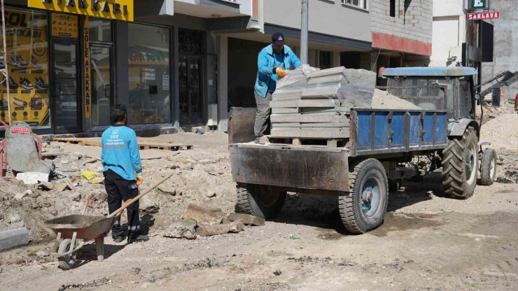 Zey Caddesi’nde Altyapı Tamamlandı, Asfalt Çalışması Başladı