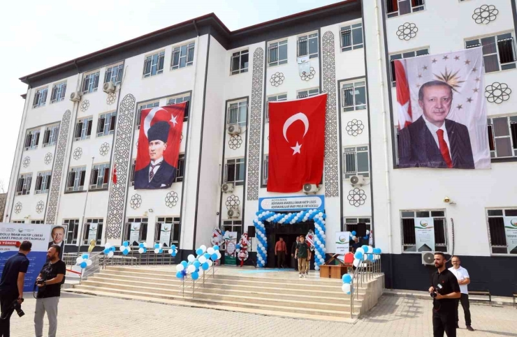 Adıyaman’da 16 Derslikli İmam Hatip Ortaokulu Açıldı