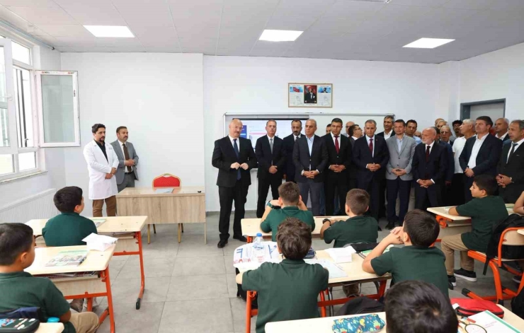 Adıyaman’da 16 Derslikli İmam Hatip Ortaokulu Açıldı