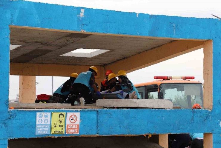 Adıyaman’da Umke Ekiplerinden Deprem Tatbikatı