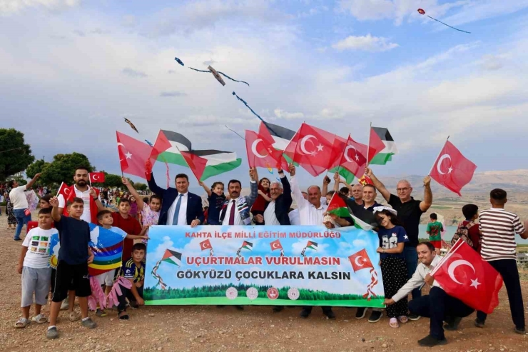 Kahta’da Uçurtmalar Gazze’deki Çocuklar İçin Uçtu
