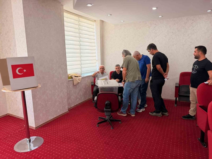 Adıyaman Veteriner Hekimleri Odasında Orhan Öztürk Güven Tazeledi