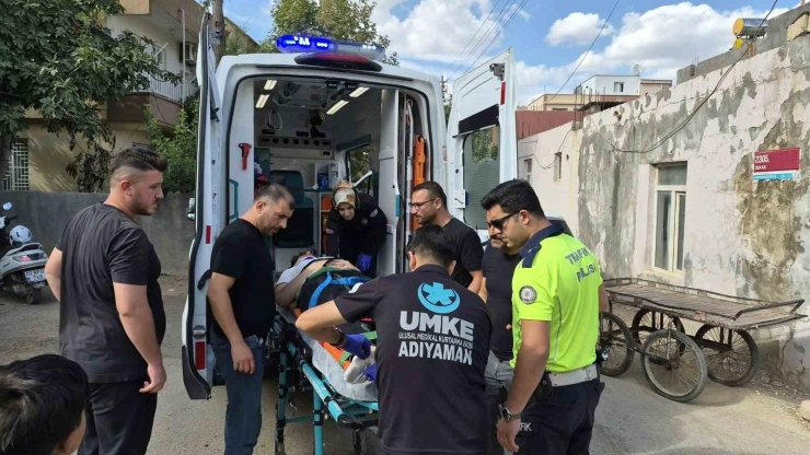 Motosiklet İle Servis Aracı Çarpıştı: 1 Yaralı