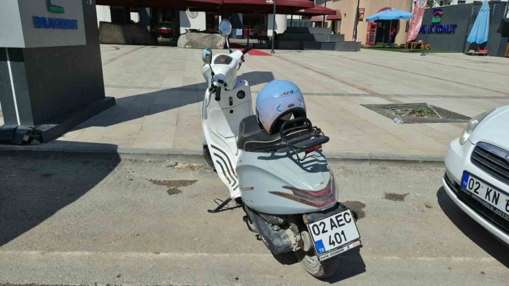 Adıyaman’da Otomobil İle Motosiklet Çarpıştı: 1 Kişi Yaralandı