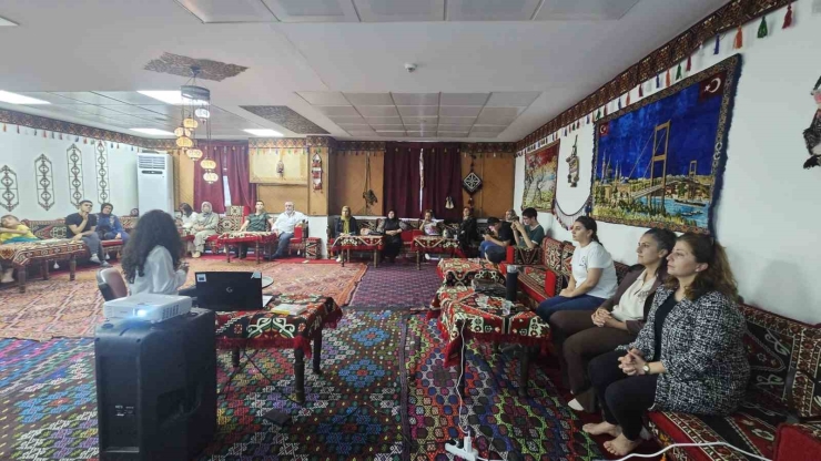 Otizmli Bireyler Ve Ailelerine Yönelik Eğitim Semineri Düzenlendi