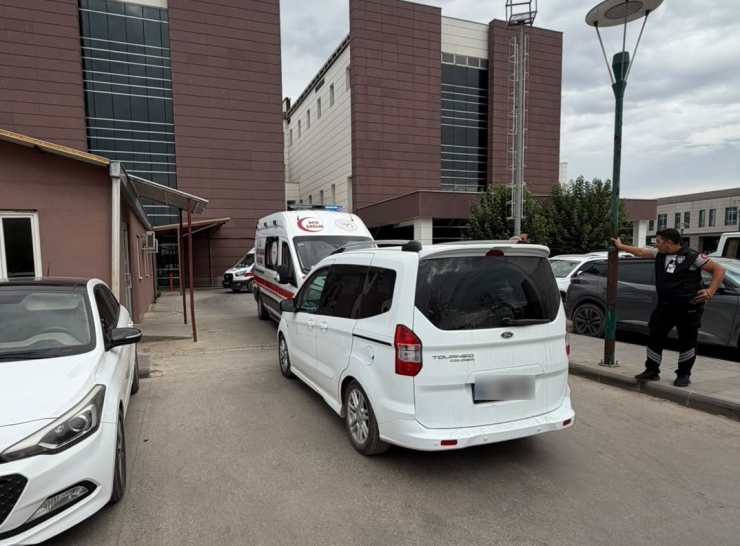 Ambulans Girişine Park Eden Sürücü Tepkilere Neden Oldu