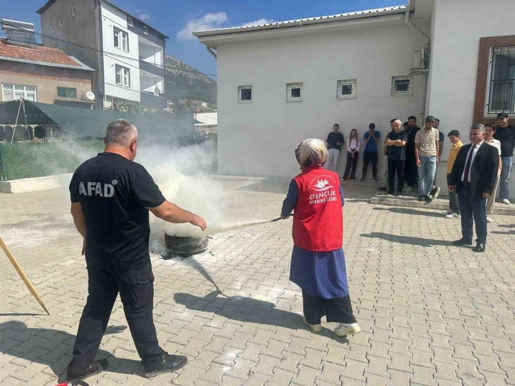 Çelikhan’da Gerçeğini Aratmayan Deprem Ve Yangın Tatbikatı