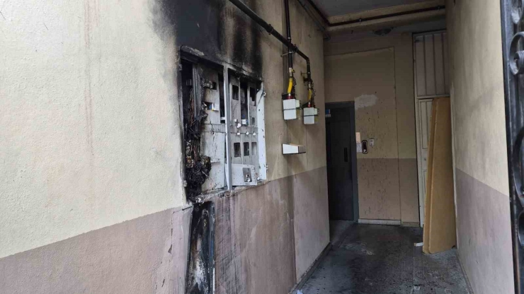 Elektrik Panosunda Çıkan Yangın Korkuttu