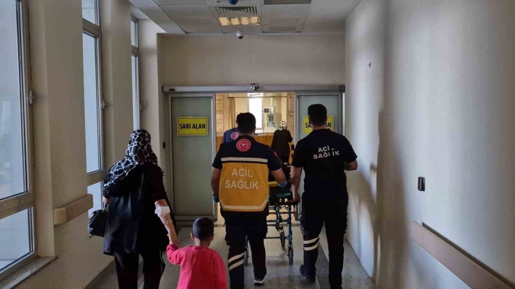 Üç Tekerlekli Motosiklet Devrildi: 2 Yaralı