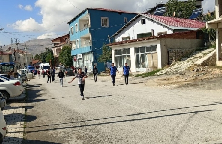 Çelikhan’da Ödüllü Atletizm Koşusu Düzenlendi