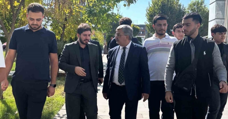 Başkan Çadır, Üniversite Öğrencileriyle Bir Araya Geldi