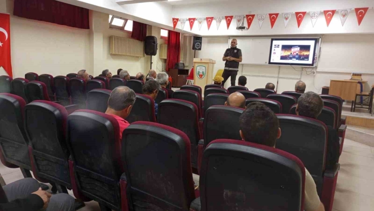 Adıyaman’da Öğretmenlere Uyuşturucuyla Mücadele Semineri