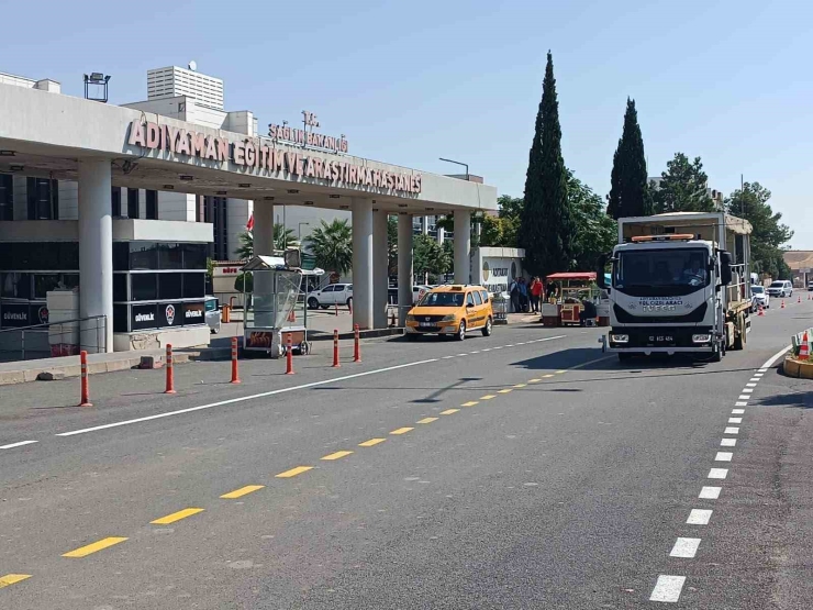 Adıyaman’da Asfalt Sonrası Yol Çizgileri Trafik Güvenliği İçin Yenileniyor