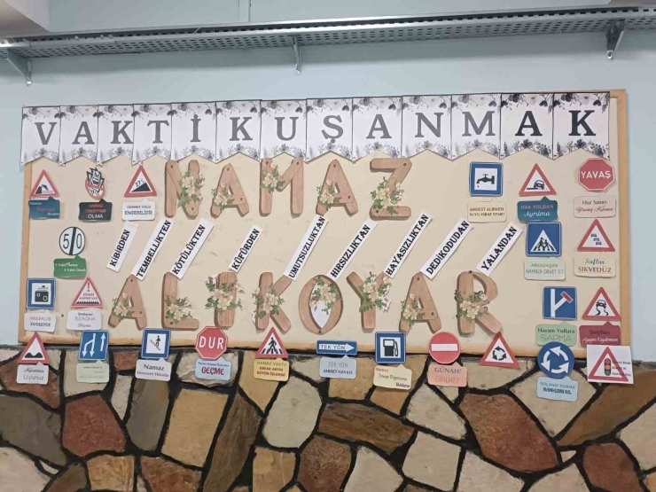 Fatih Anadolu Lisesi’nde "kudüs Benim" Ve "vakti Kuşanmak" Panoları Hazırlandı