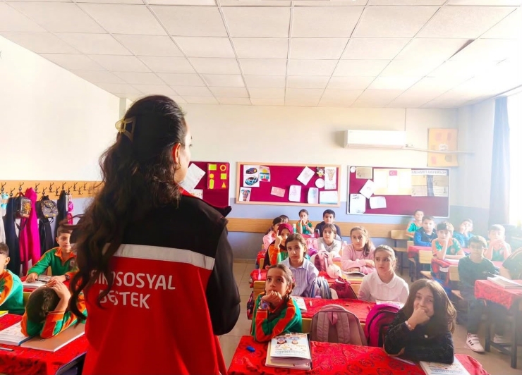 Kahta’da Öğrencilere Akran Zorbalığı Eğitimi Verildi