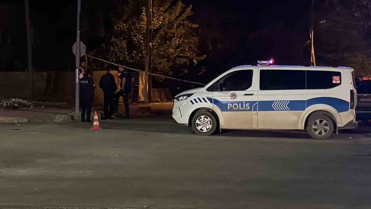 Yüksek Sesli Müzik Tartışması Silahlı Çatışmaya Dönüştü: 5 Yaralı