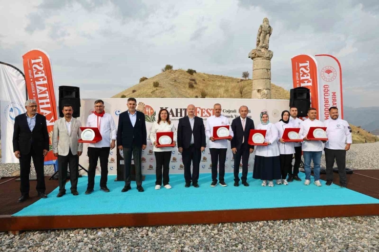 Kahta’nın Yöresel Lezzetleri Kahtafest’te Tanıtıldı